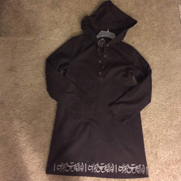 Dark brown long hoodie with Persian poem