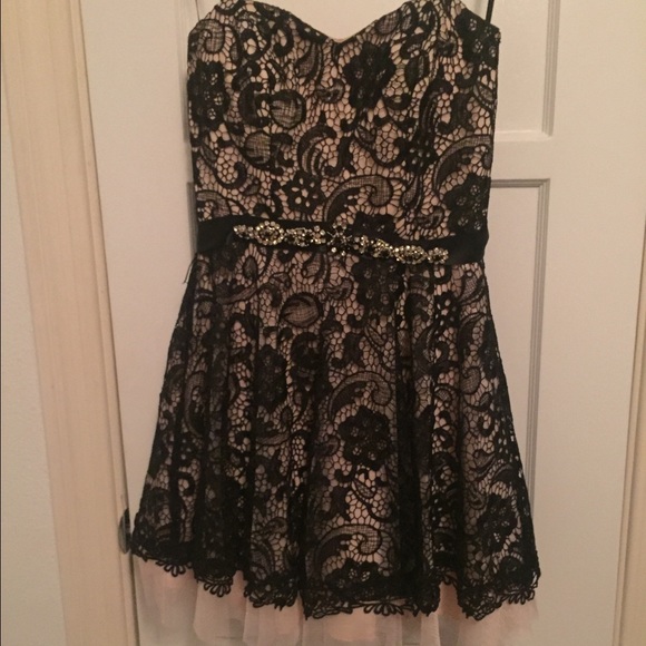 Camille La Vie Homecoming/Sweet 16 dress