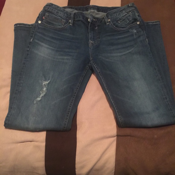 A pair of boyfrnd fit jeans 👖💋