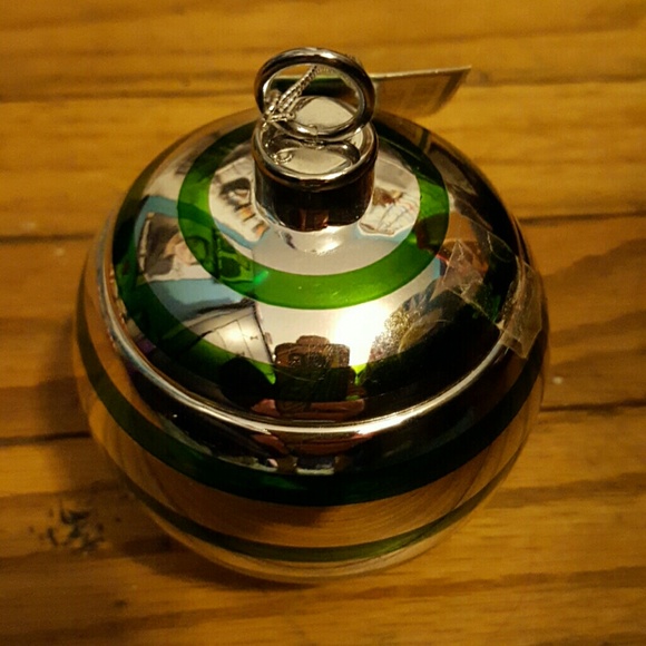 White Barn Tree Scented Candle