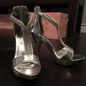 NIB Silver Formal dress Prom Bridal High Heel Pump