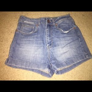 BRAND NEW Bullhead denim high waisted shorts