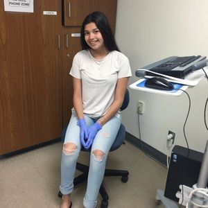 Meet your Posher, Perla