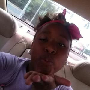 Meet your Posher, Simone