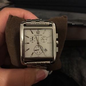 Michael kors watch sliver 100% authentic
