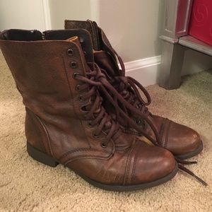 Steve Madden brown troopa boot