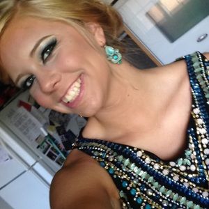 Meet your Posher, Rayna