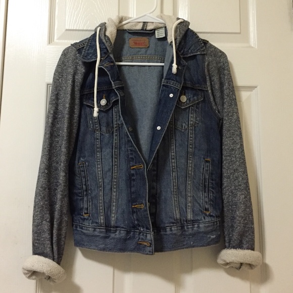 Levi's hoodie denim jacket in size xs