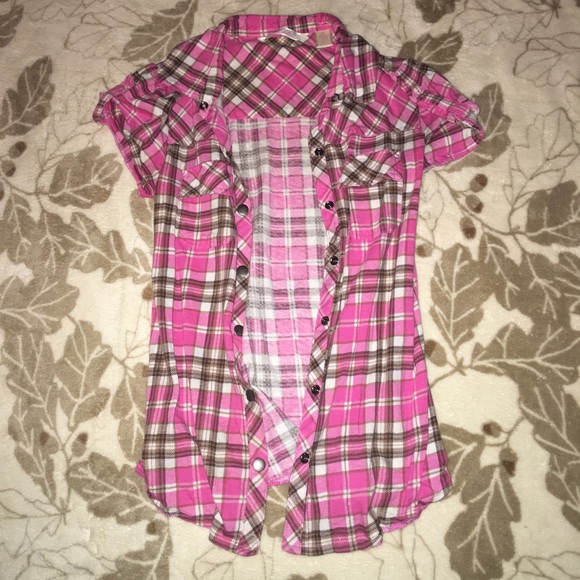 Short sleeve plaid shirt