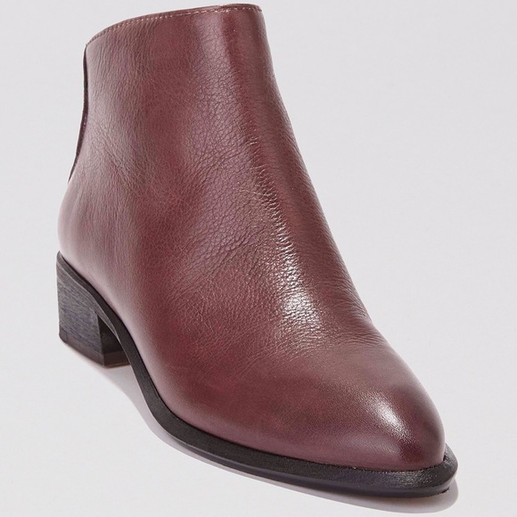 ⚡️Stylish Dolce Vita leather ankle boots - new!