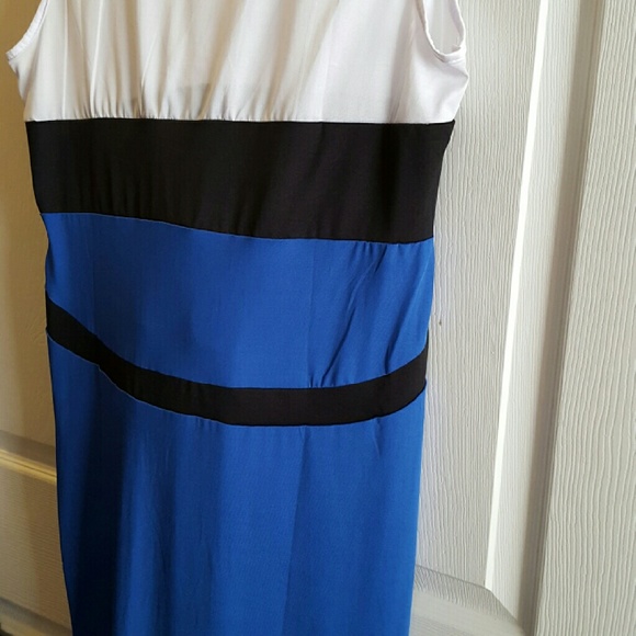 SEATH DRESS - Picture 2 of 2