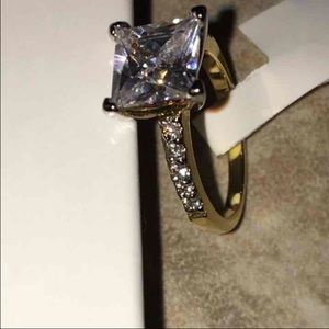 SIZE 6 CZ ENGAGEMENT RING