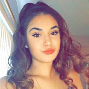 Meet your Posher, Lizy