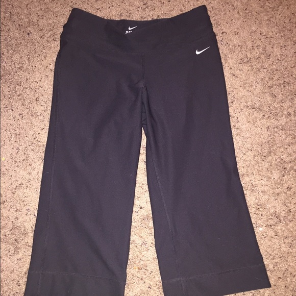 Nike crop Capri pants