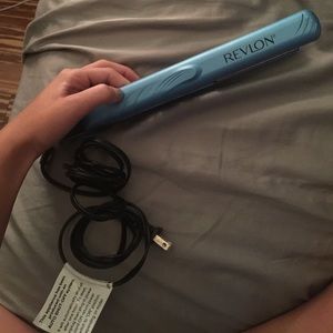 Revlon blue Straightener