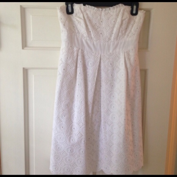 Eyelet strapless Lily Pulitzer dress.
