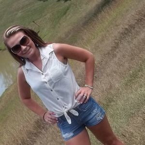 Meet your Posher, Courtney