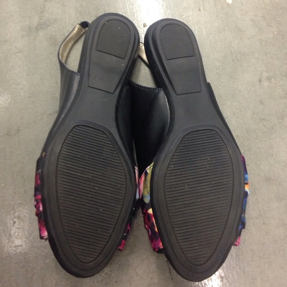 👣 Cute Mootsie Tootsie Sandals - Picture 2 of 3