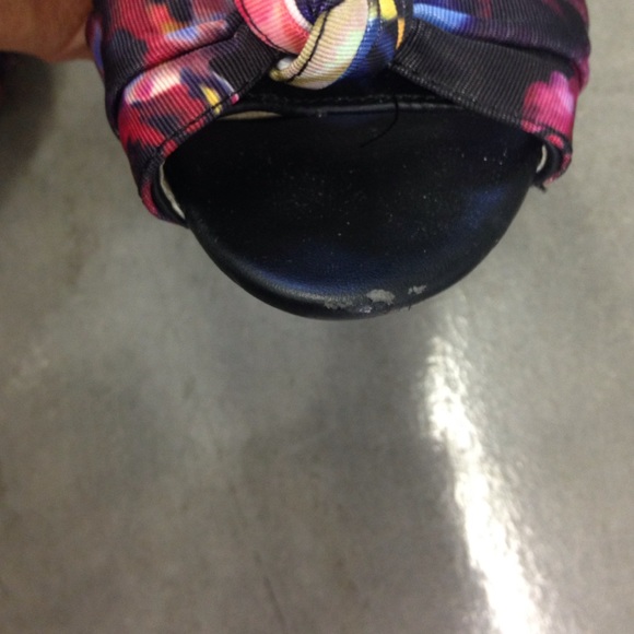 👣 Cute Mootsie Tootsie Sandals - Picture 3 of 3