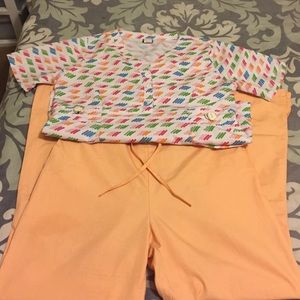 Scrub shirt and scrub pants🍑