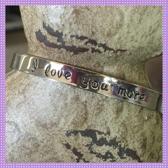 🆕LOVELY Silver cuff Bracelet with Inscription🆕 - Picture 2 of 3