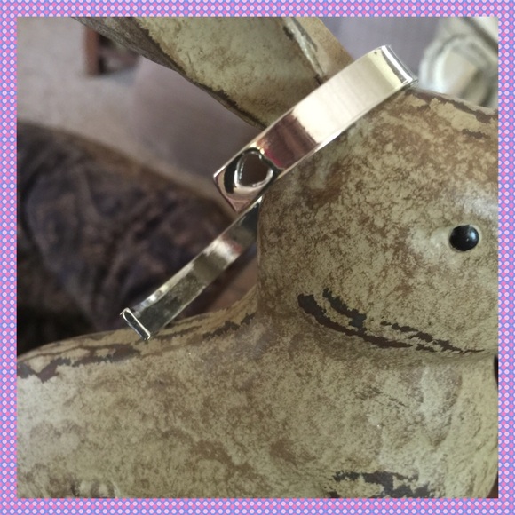 🆕LOVELY Silver cuff Bracelet with Inscription🆕 - Picture 3 of 3