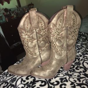 Bronze with Bling CowGirl Boots Size 8