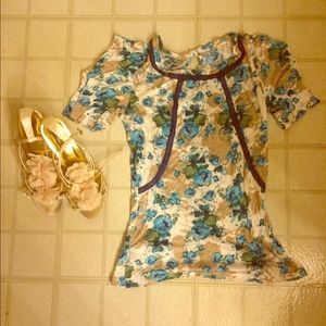 NWOT. Floral and lace blouse