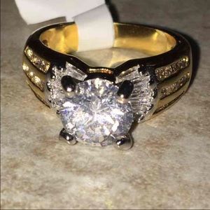 SIZE 7 CZ ENGAGEMENT RING