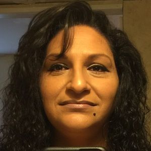 Meet your Posher, Delia