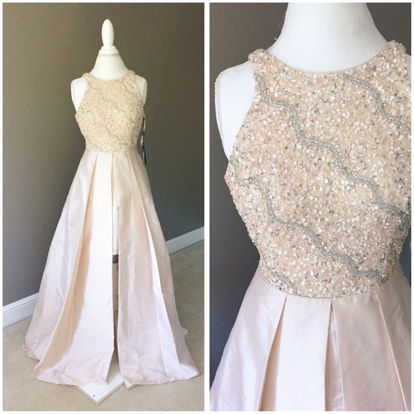Adrianna Papell Dresses & Skirts - Adrianna Papell Beaded Halter Ballgown