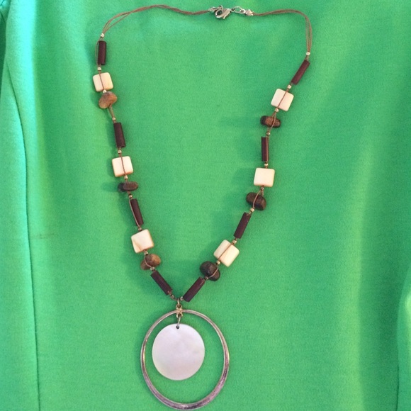 Delicate pendant necklace.