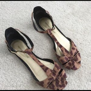 Flat shoes