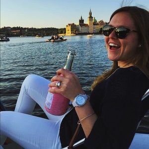 Meet your Posher, Emily