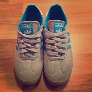 Adidas Dragon girls (women's size 6 1/2)