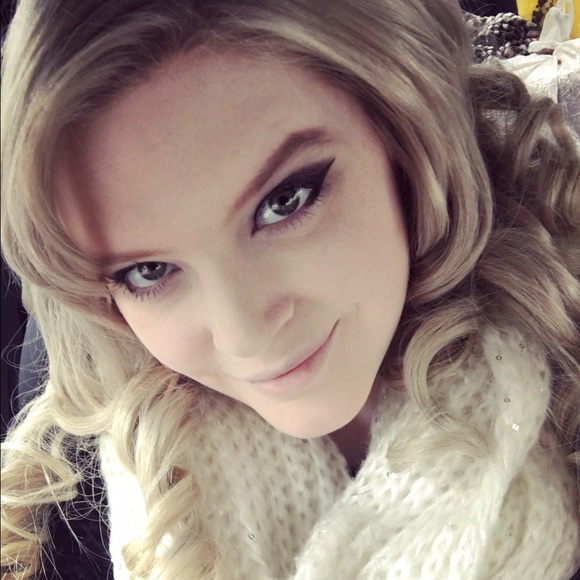 Meet your Posher, Casey - Picture 1 of 1