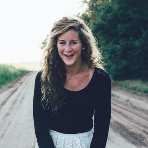 Meet your Posher, Emma