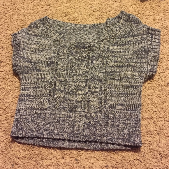 Short gray sweater. Size small.