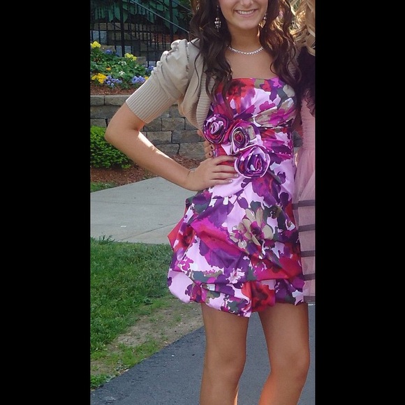 Strapless floral dress🌺🌸 - Picture 4 of 5