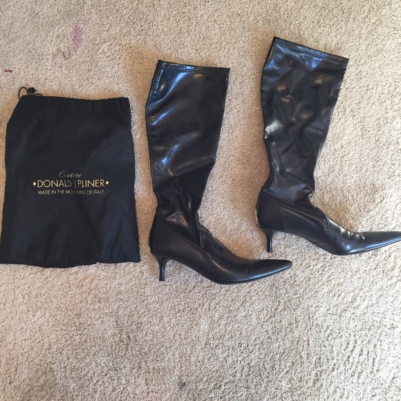 Donald J. Pliner designer leather heel point boot