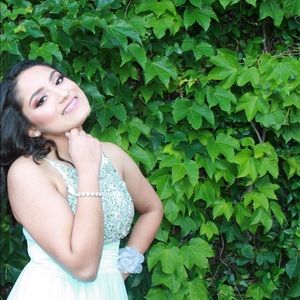 Meet your Posher, Janet