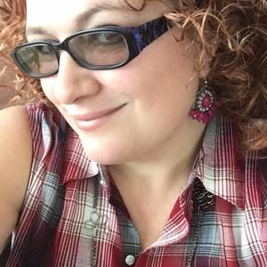 Meet your Posher, Elly