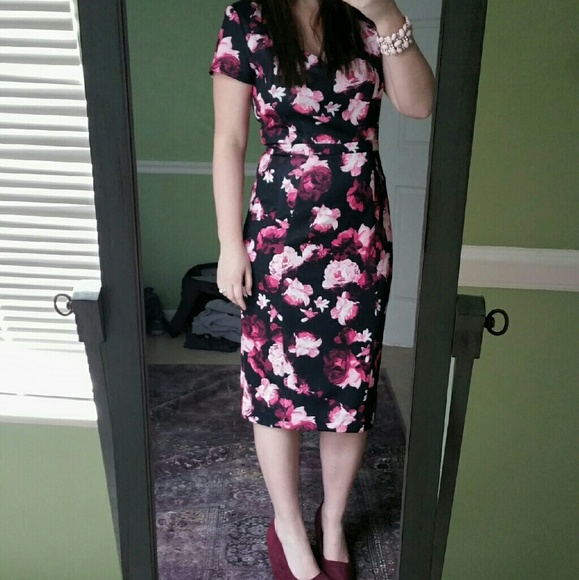 Eva Mendes black floral dress