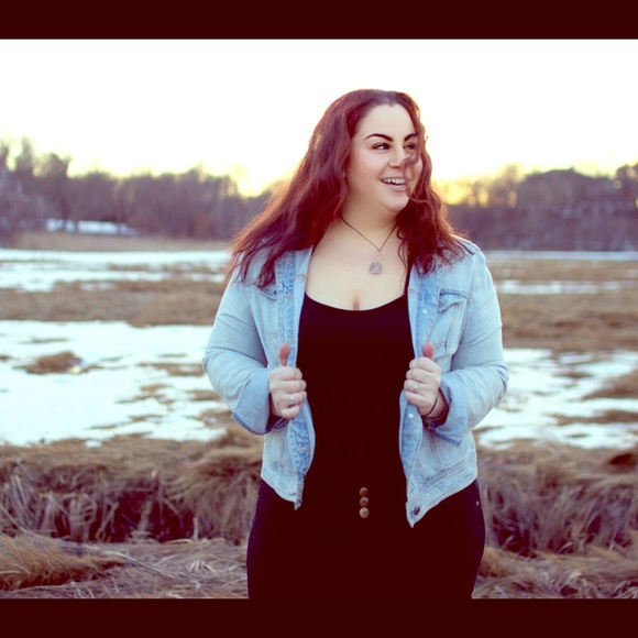 Meet your Posher, Erika - Picture 3 of 4