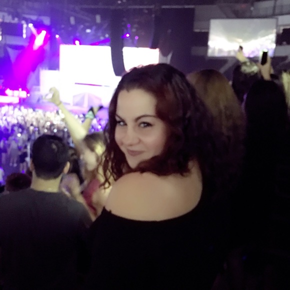 Meet your Posher, Erika - Picture 4 of 4