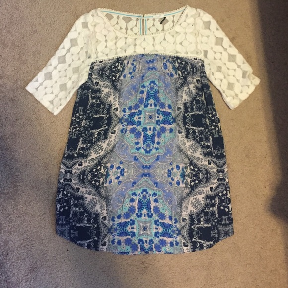 This shirt is a size SMALL Anthropologie shirt.