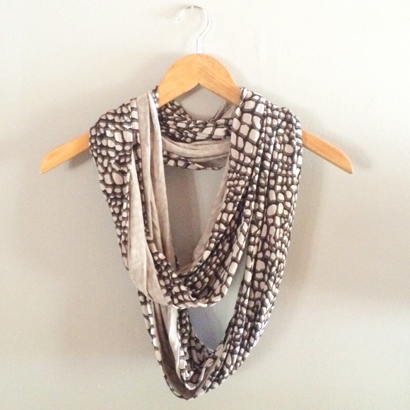 Infinity scarf