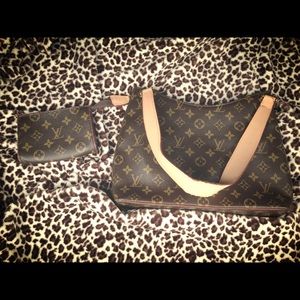 Designer style purse / wallet