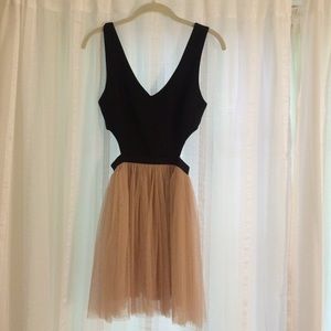 Cute baby doll dress! Black top, nude pink bottom