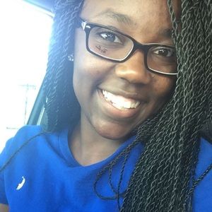 Meet your Posher, Derika